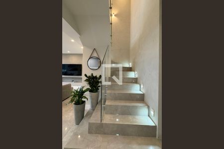 Escada de apartamento para alugar com 2 quartos, 108m² em Melville Empresarial Ii, Barueri