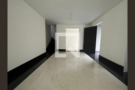 Casa à venda com 640m², 4 quartos e sem vaga