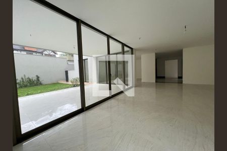 Casa à venda com 640m², 4 quartos e sem vaga