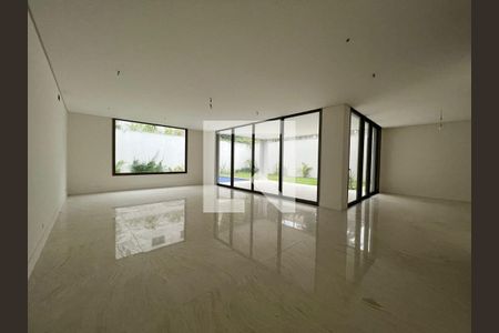 Casa à venda com 640m², 4 quartos e sem vaga