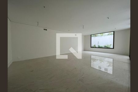 Casa à venda com 640m², 4 quartos e sem vaga