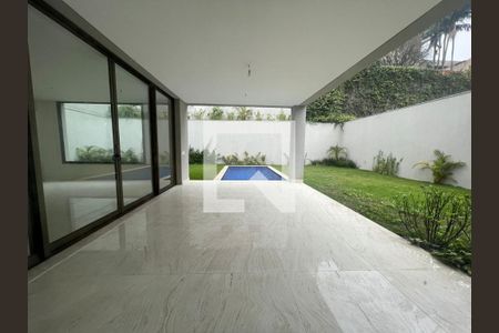 Casa à venda com 640m², 4 quartos e sem vaga