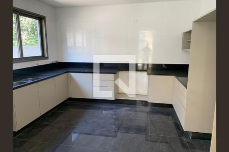 Casa à venda com 640m², 4 quartos e sem vaga