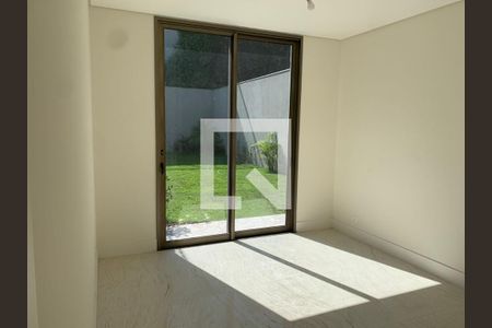 Casa à venda com 640m², 4 quartos e sem vaga