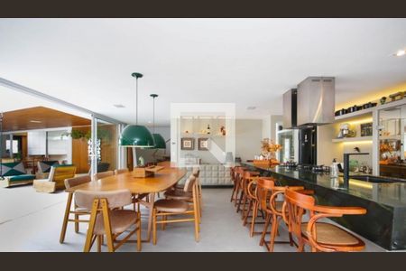 Casa à venda com 4 quartos, 579m² em Alto de Pinheiros, São Paulo