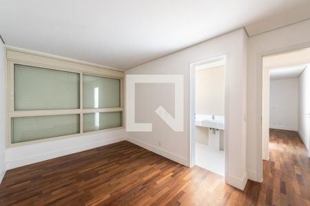 Apartamento à venda com 245m², 4 quartos e 4 vagas