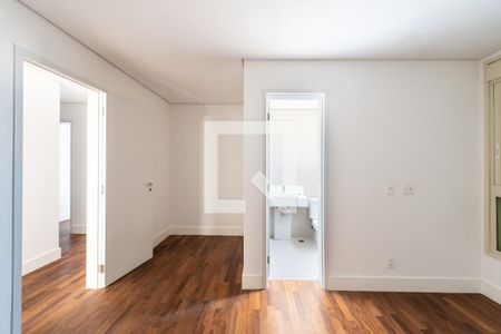 Apartamento à venda com 245m², 4 quartos e 4 vagas