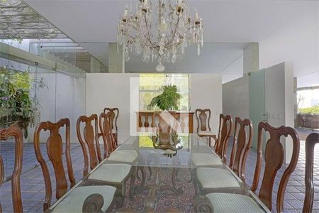 Casa à venda com 6 quartos, 680m² em Morumbi, São Paulo