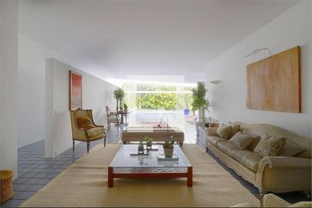 Casa à venda com 6 quartos, 680m² em Morumbi, São Paulo