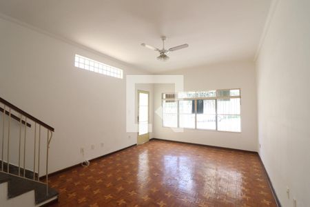 Sala de casa para alugar com 3 quartos, 140m² em Vila Mariza Mazzei, São Paulo
