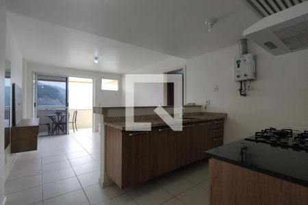 Sala / Cozinha de apartamento para alugar com 1 quarto, 42m² em Jacarepaguá, Rio de Janeiro