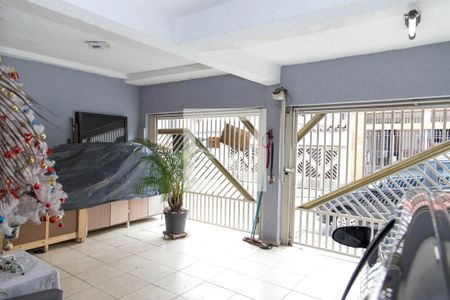 Casa à venda com 204m², 3 quartos e 3 vagas Casa à venda com 204m², 3 quartos e 3 vagasGaragem