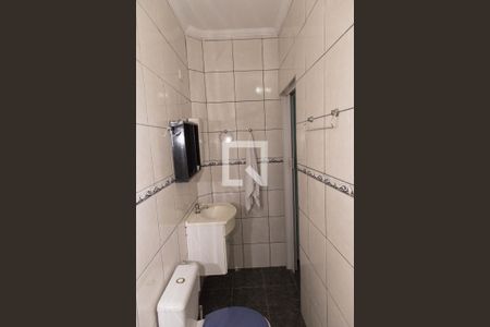 Casa à venda com 204m², 3 quartos e 3 vagas Casa à venda com 204m², 3 quartos e 3 vagasBanheiro da Suite