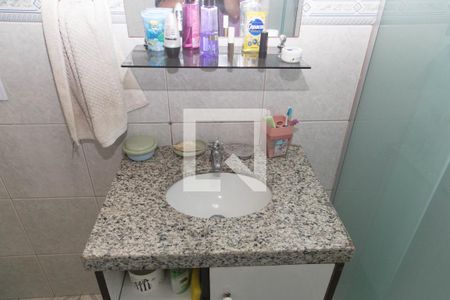 Casa à venda com 204m², 3 quartos e 3 vagas Casa à venda com 204m², 3 quartos e 3 vagasDetalhe do banheiro