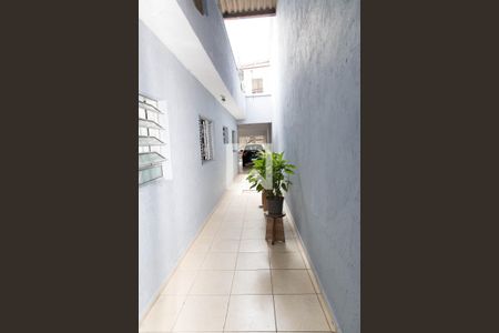 Casa à venda com 204m², 3 quartos e 3 vagas Casa à venda com 204m², 3 quartos e 3 vagasCorredor