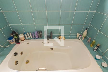 Casa à venda com 350m², 3 quartos e 4 vagasBanheiro da Suíte 2