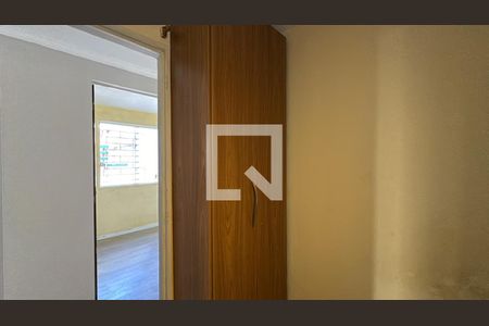 Quarto 1 de apartamento para alugar com 3 quartos, 43m² em Cidade Industrial, Curitiba