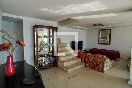 Sala de casa para alugar com 1 quarto, 360m² em Piratininga, Niterói