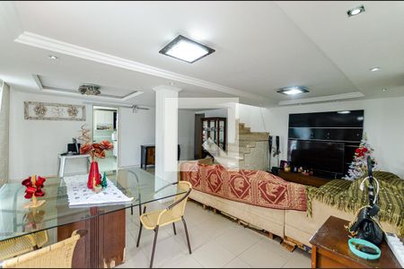 Sala de casa para alugar com 1 quarto, 360m² em Piratininga, Niterói