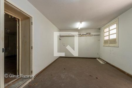 Casa à venda com 525m², 2 quartos e 4 vagas