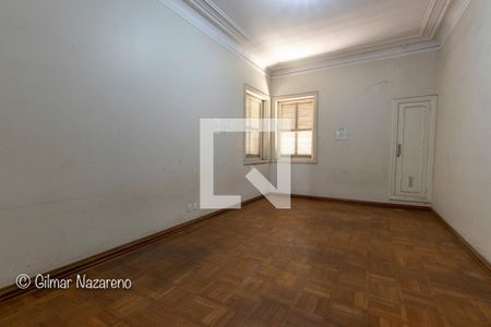 Casa à venda com 525m², 2 quartos e 4 vagas