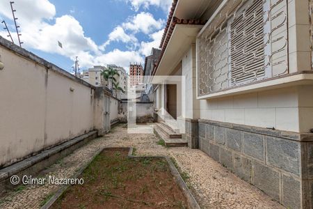 Casa à venda com 525m², 2 quartos e 4 vagas