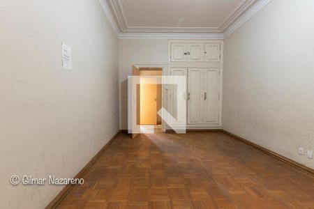 Casa à venda com 525m², 2 quartos e 4 vagas