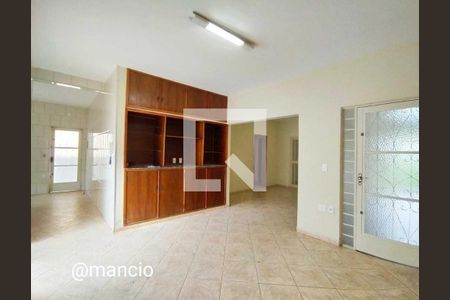 Casa à venda com 3 quartos, 560m² em Santa Efigênia, Belo Horizonte