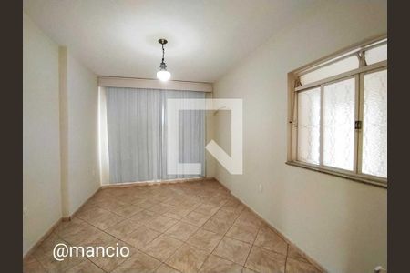 Casa à venda com 3 quartos, 560m² em Santa Efigênia, Belo Horizonte