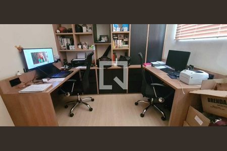 Apartamento à venda com 4 quartos, 180m² em Cabral, Contagem