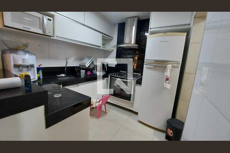 Casa à venda com 62m², 2 quartos e 1 vaga