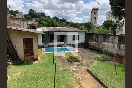 Casa à venda com 240m², 3 quartos e 2 vagas