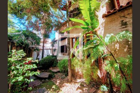 Casa à venda com 4 quartos, 370m² em Castelo, Belo Horizonte