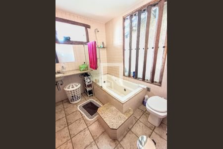 Casa à venda com 4 quartos, 370m² em Castelo, Belo Horizonte