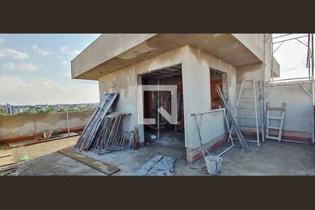 Apartamento à venda com 3 quartos, 177m² em Planalto, Belo Horizonte