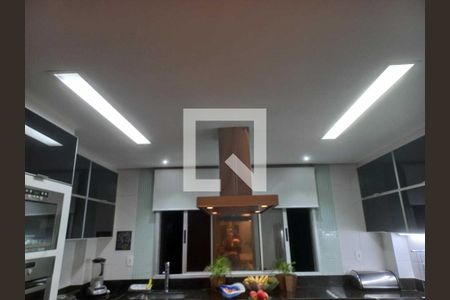Apartamento à venda com 247m², 4 quartos e 4 vagas