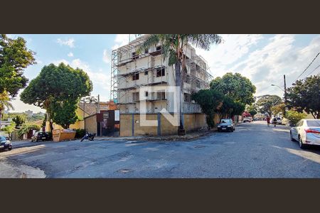 Apartamento à venda com 3 quartos, 107m² em Planalto, Belo Horizonte