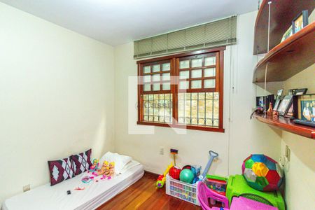 Casa à venda com 4 quartos, 337m² em Sagrada Família, Belo Horizonte