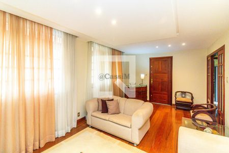 Casa à venda com 4 quartos, 337m² em Sagrada Família, Belo Horizonte