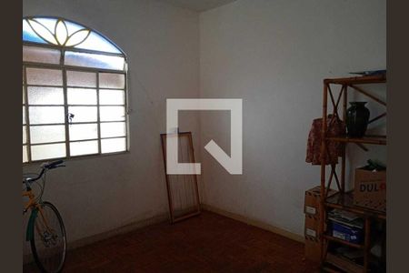 Casa à venda com 3 quartos, 311m² em Santa Rosa, Belo Horizonte