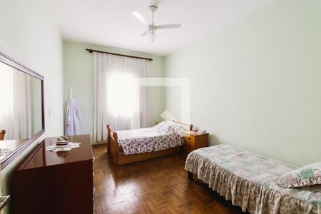 Casa à venda com 210m², 4 quartos e 2 vagasSuíte 2