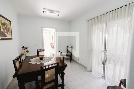 Casa à venda com 210m², 4 quartos e 2 vagasCopa