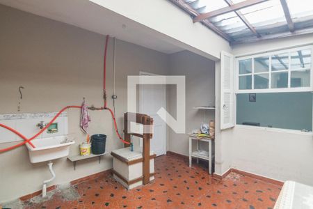 Casa à venda com 277m², 3 quartos e 2 vagas Casa à venda com 277m², 3 quartos e 2 vagasQuintal