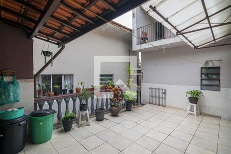 Casa à venda com 277m², 3 quartos e 2 vagas Casa à venda com 277m², 3 quartos e 2 vagasQuintal com Churrasqueira Casa 2