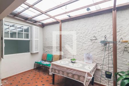 Casa à venda com 277m², 3 quartos e 2 vagas Casa à venda com 277m², 3 quartos e 2 vagasQuintal