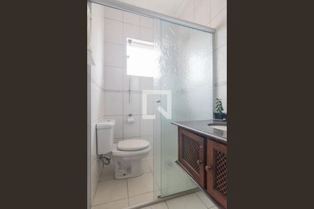 Casa à venda com 277m², 3 quartos e 2 vagas Casa à venda com 277m², 3 quartos e 2 vagasBanheiro Casa 2