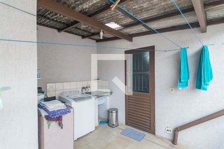 Casa à venda com 277m², 3 quartos e 2 vagas Casa à venda com 277m², 3 quartos e 2 vagasÁrea de Serviço Casa 2