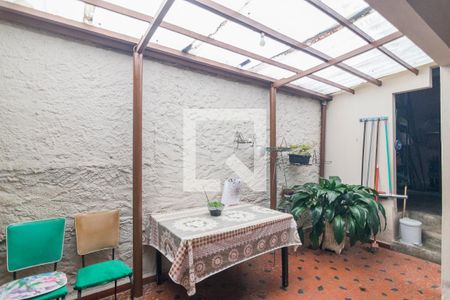 Casa à venda com 277m², 3 quartos e 2 vagas Casa à venda com 277m², 3 quartos e 2 vagasQuintal