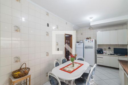 Casa à venda com 277m², 3 quartos e 2 vagas Casa à venda com 277m², 3 quartos e 2 vagasCozinha Casa 2