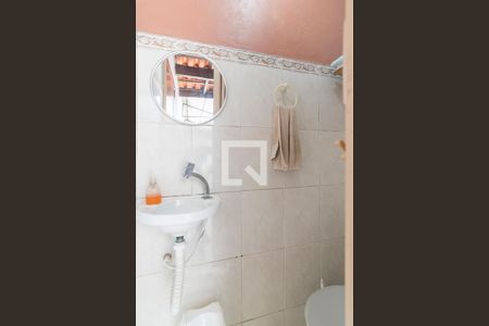 Casa à venda com 277m², 3 quartos e 2 vagas Casa à venda com 277m², 3 quartos e 2 vagasBanheiro de Serviço Casa 2